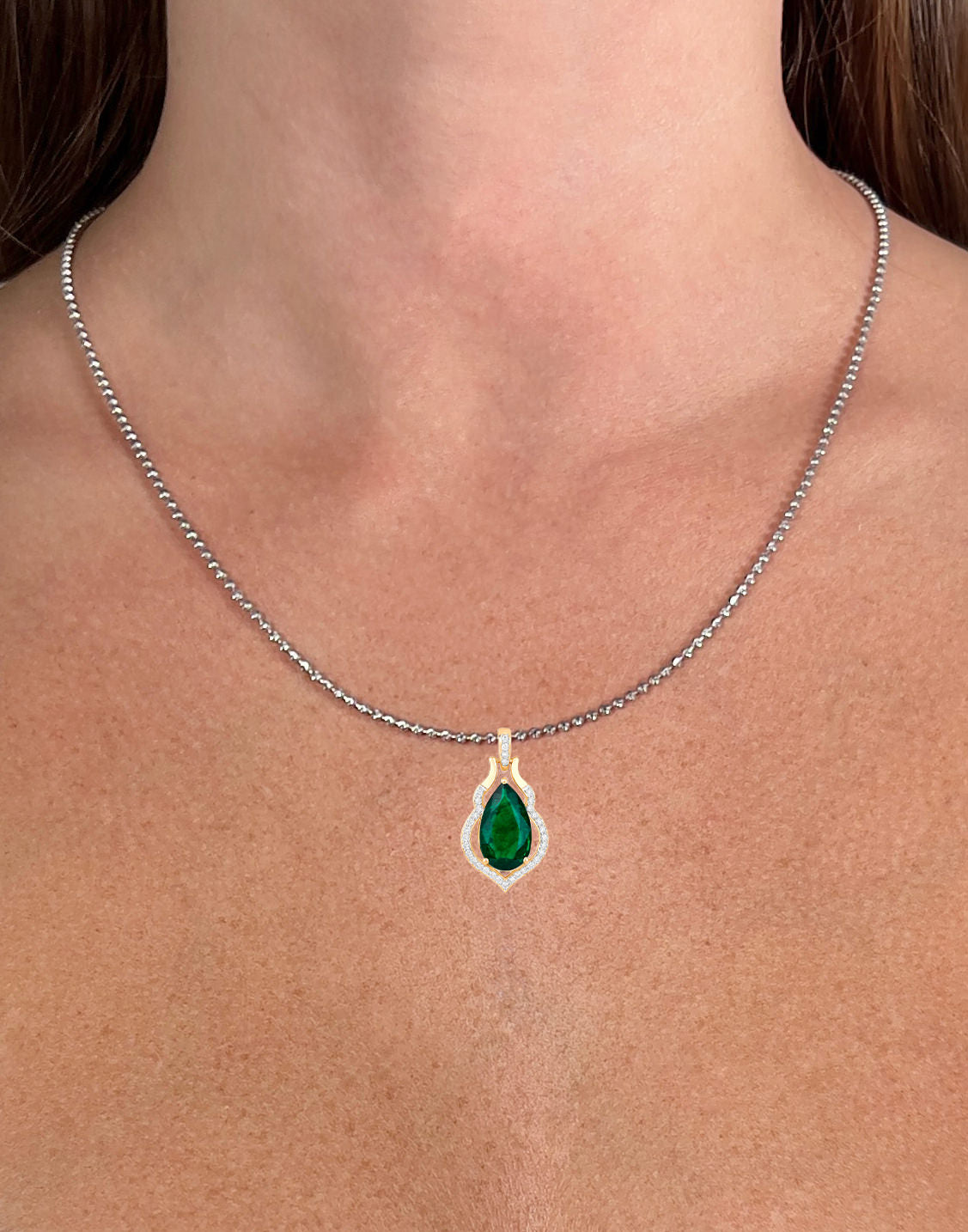 IGI Certified Zambian Emerald Necklace With Diamonds 3.60 Carats 14K Yellow Gold