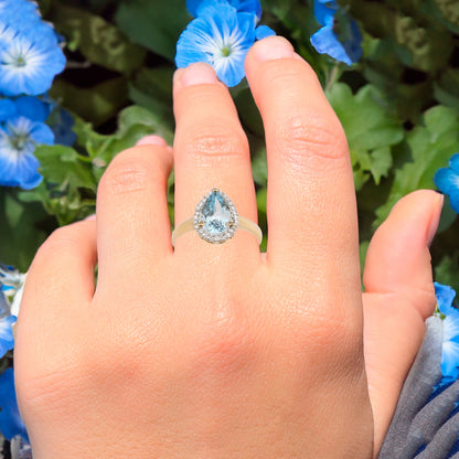 Aquamarine Ring With Diamonds 1.74 Carats 9K Yellow Gold