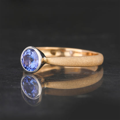 Natural Tanzanite Ring 0.95 Carats 9K Yellow Gold (Two-Tone)