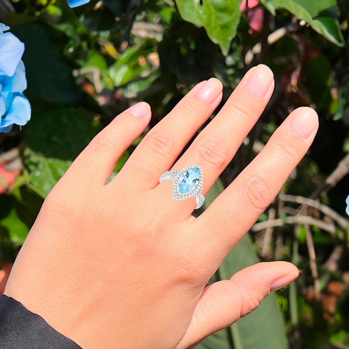 Aquamarine Ring With Diamonds 2.24 Carats 14K White Gold