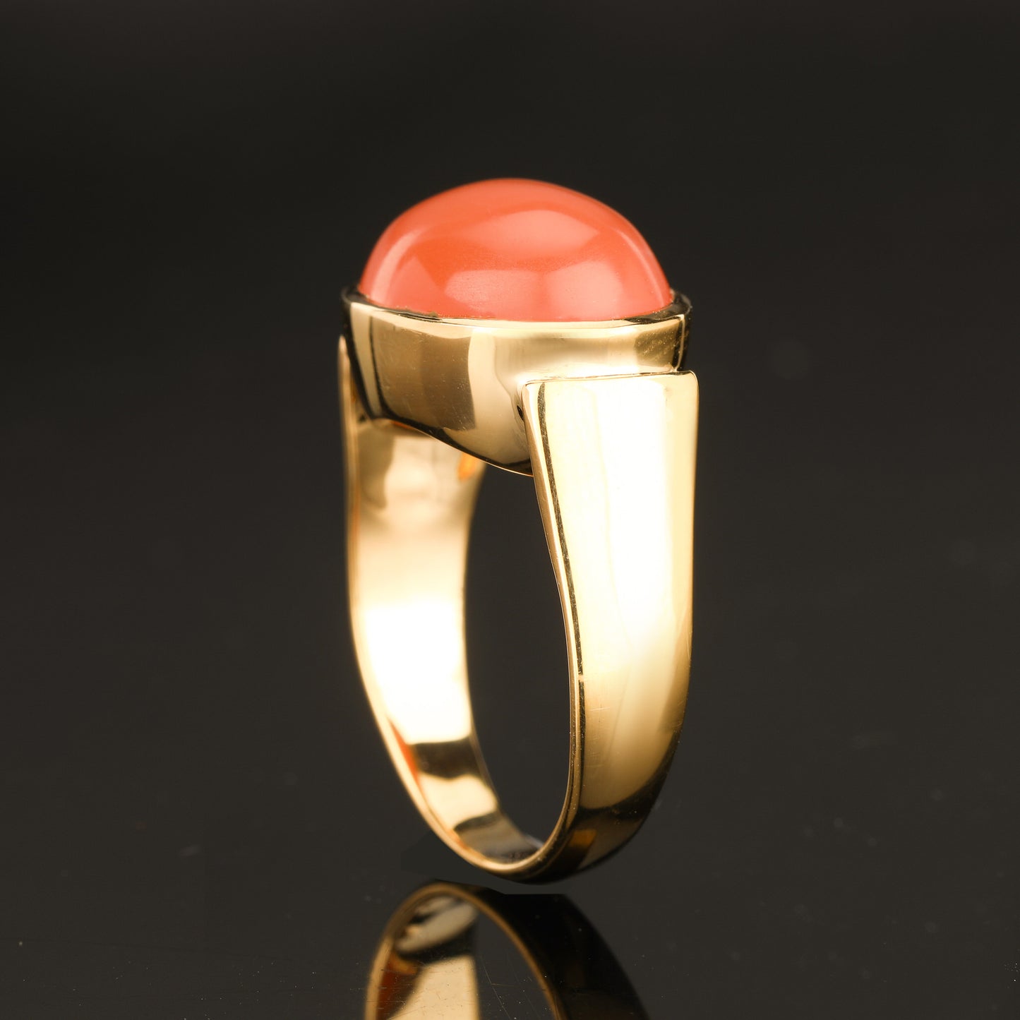 Peach Moonstone Ring 9.5 Carats Gold Plated Silver