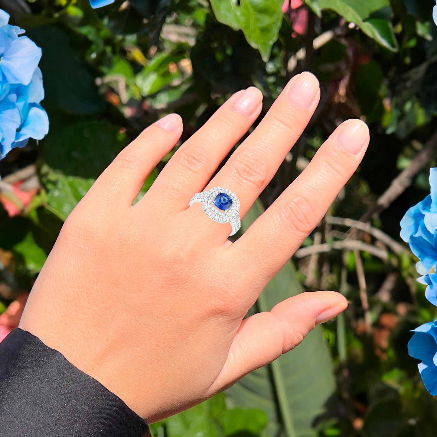 Blue Sapphire Ring With Diamonds 1.96 Carats 18K White Gold