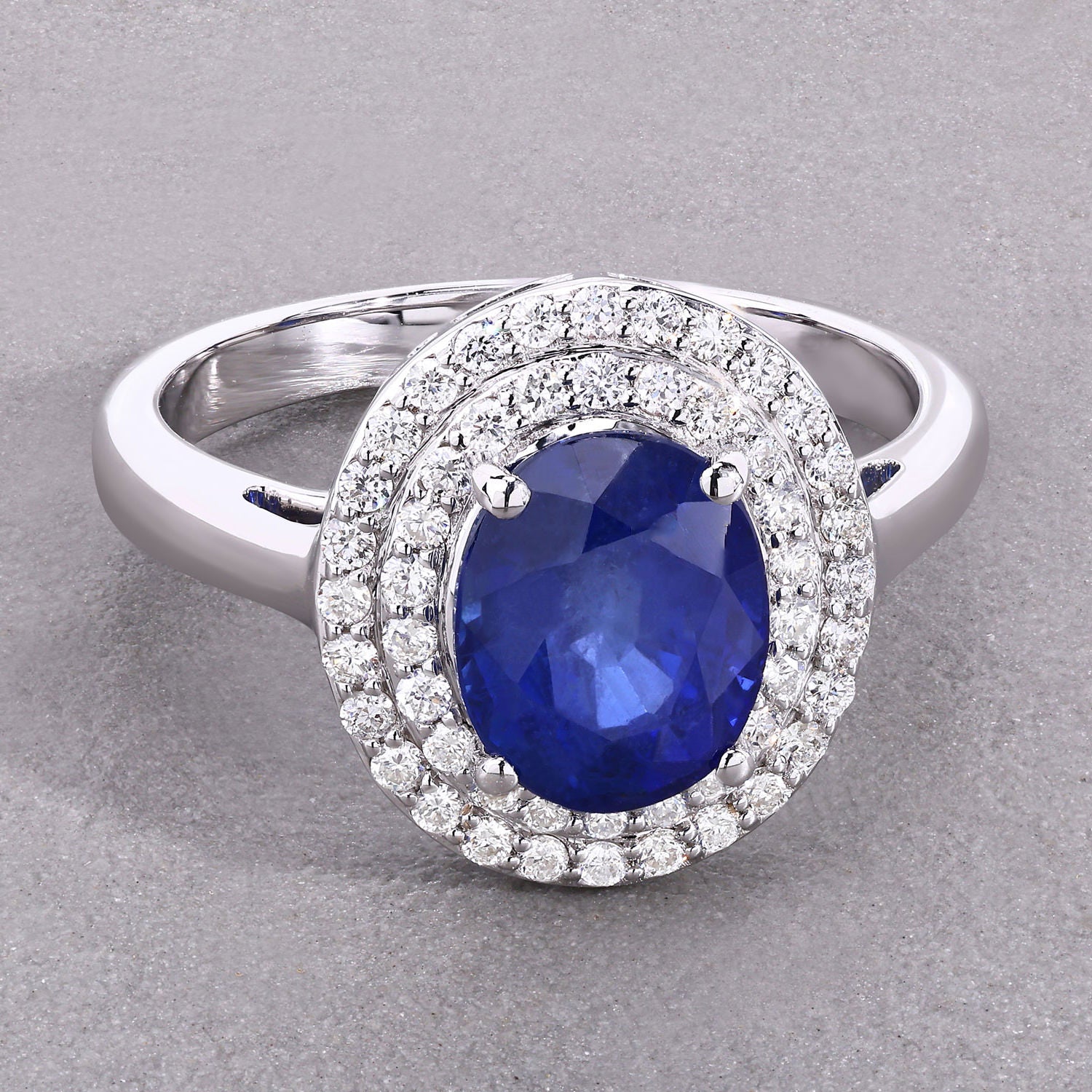 Blue Sapphire Ring With Diamonds 3.42 Carats 18K White Gold