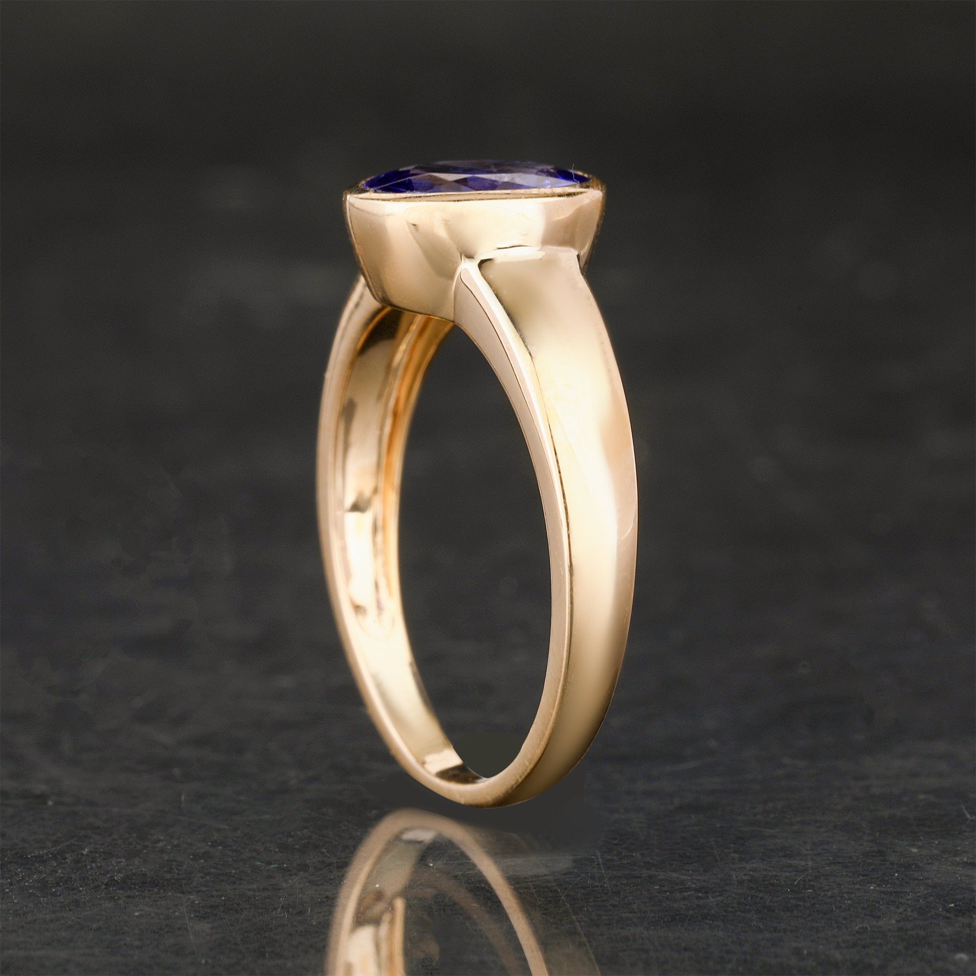 Natural Tanzanite Ring 1.7 Carats 9K Yellow Gold