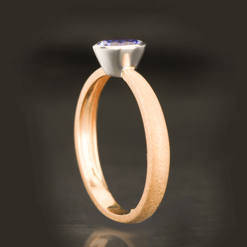 Natural Tanzanite Ring 0.95 Carats 9K Yellow Gold (Two-Tone)