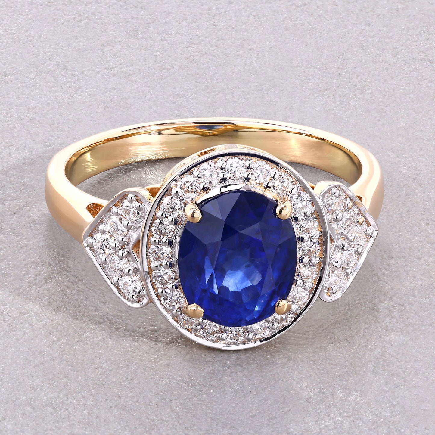 Blue Sapphire Ring With Diamonds 2.58 Carats 18K Yellow Gold
