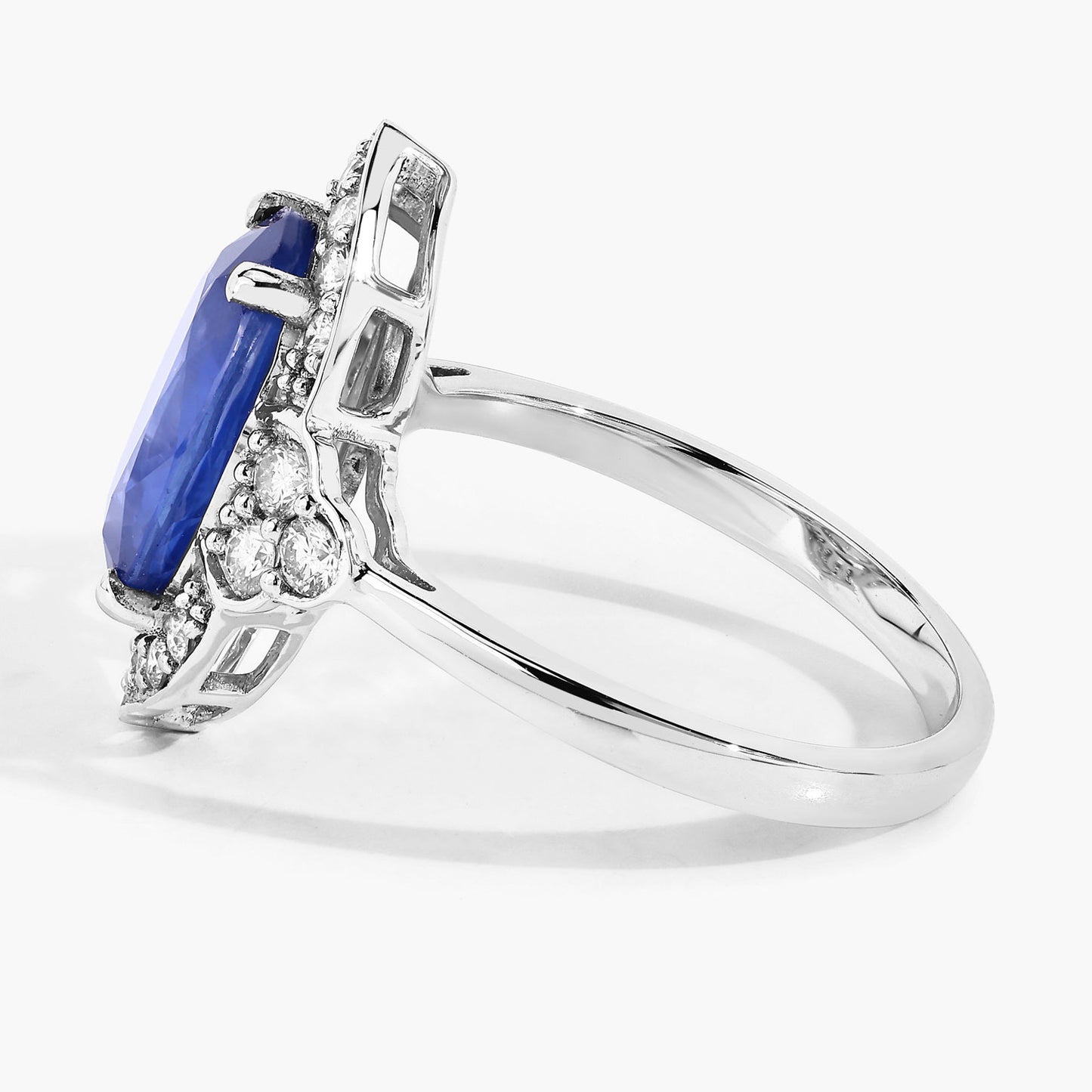 Blue Sapphire Ring With Diamonds 4.12 Carats 18K White Gold