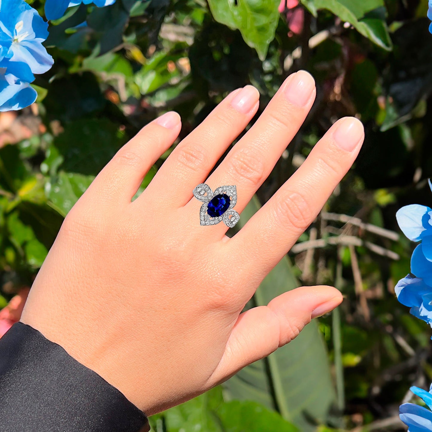 Sapphire Ring With Diamonds 3.27 Carats 18K White Gold