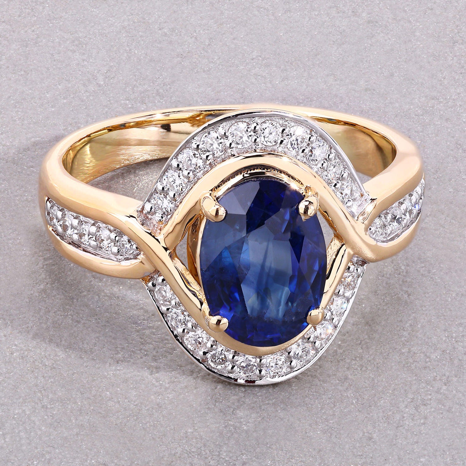 Blue Sapphire Ring With Diamonds 2.33 Carats 18K Yellow Gold