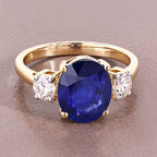 Blue Sapphire Ring With Diamonds 4.1 Carats 18K Yellow Gold