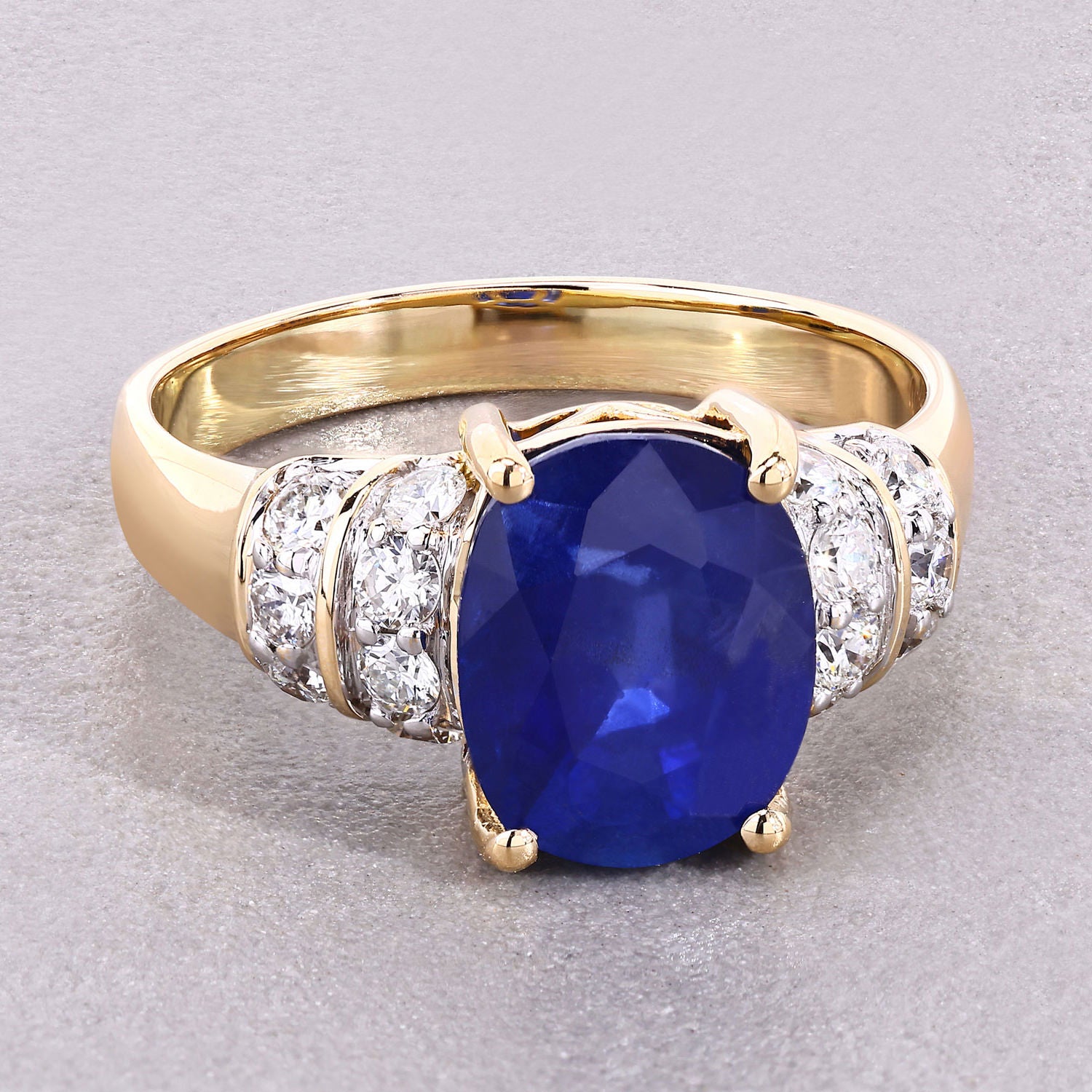 Blue Sapphire Ring With Diamonds 4.22 Carats 18K Yellow Gold