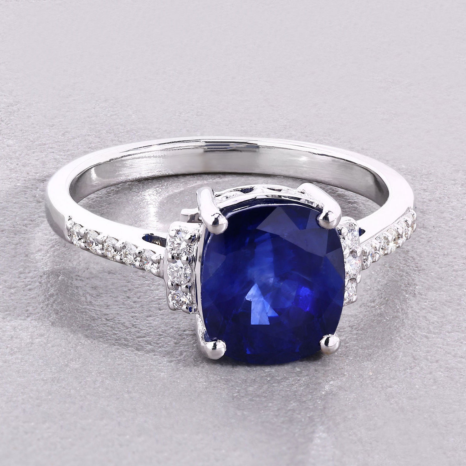 Blue Sapphire Ring With Diamonds 3.62 Carats 18K White Gold
