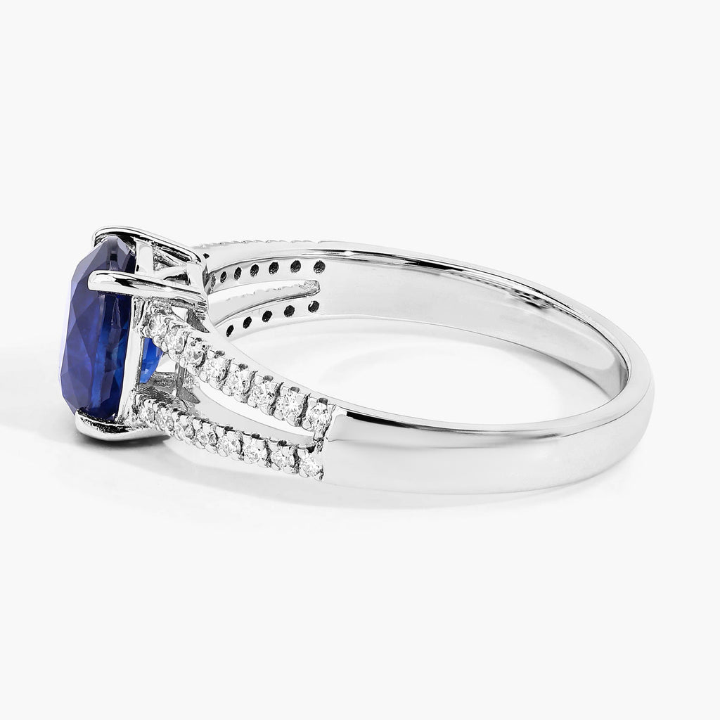 Blue Sapphire Ring With Diamonds 2.02 Carats 18K White Gold