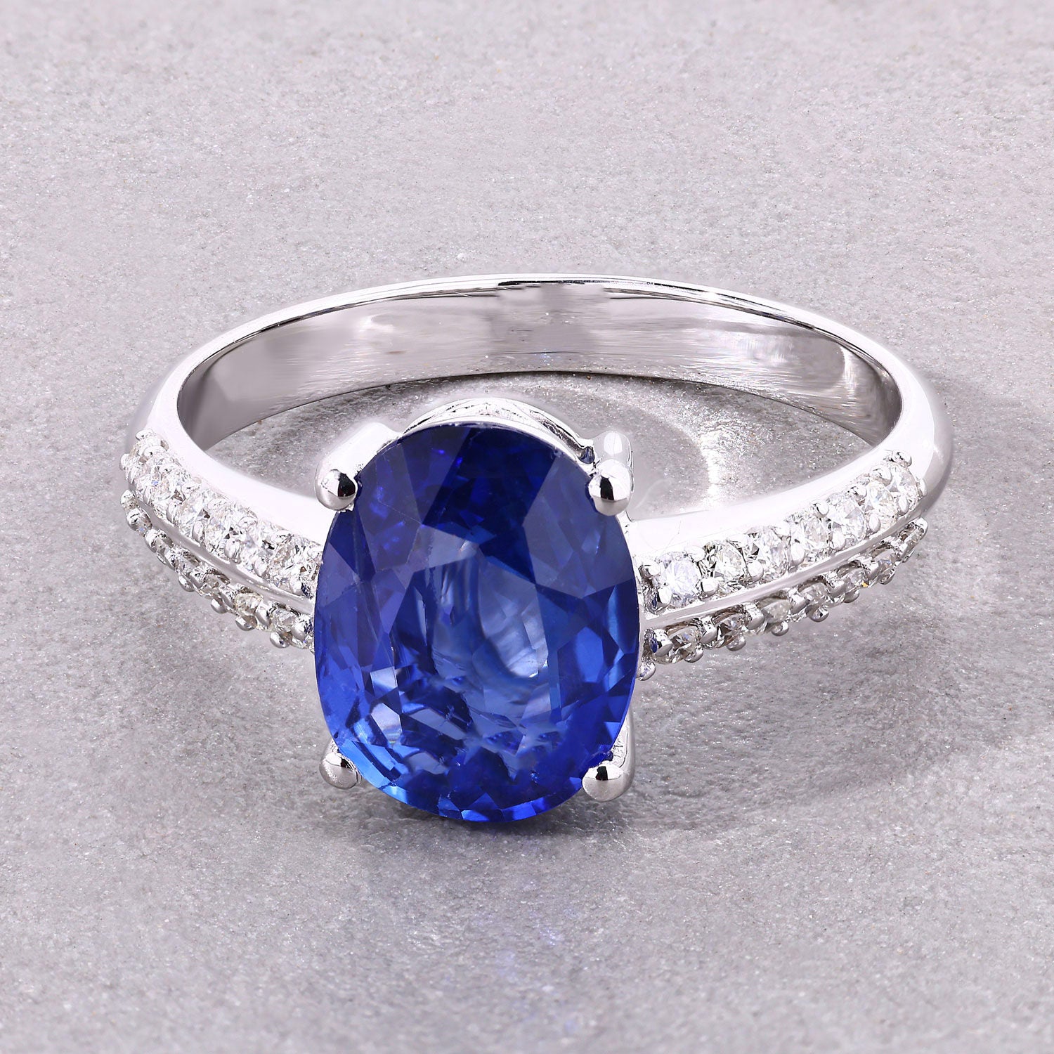 Blue Sapphire Ring With Diamonds 2.44 Carats 18K White Gold