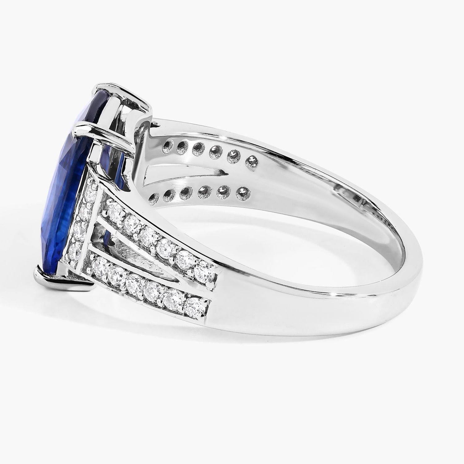 Blue Sapphire Ring With Diamonds 3.4 Carats 18K White Gold