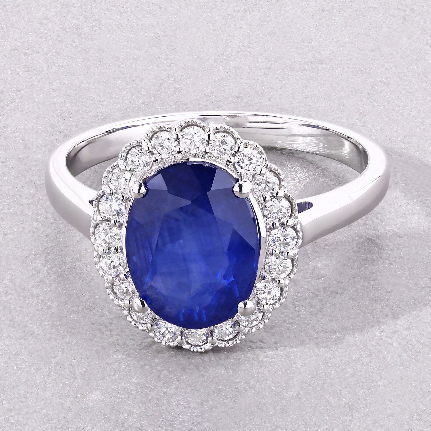 Blue Sapphire Ring With Diamonds 2.98 Carats 18K White Gold