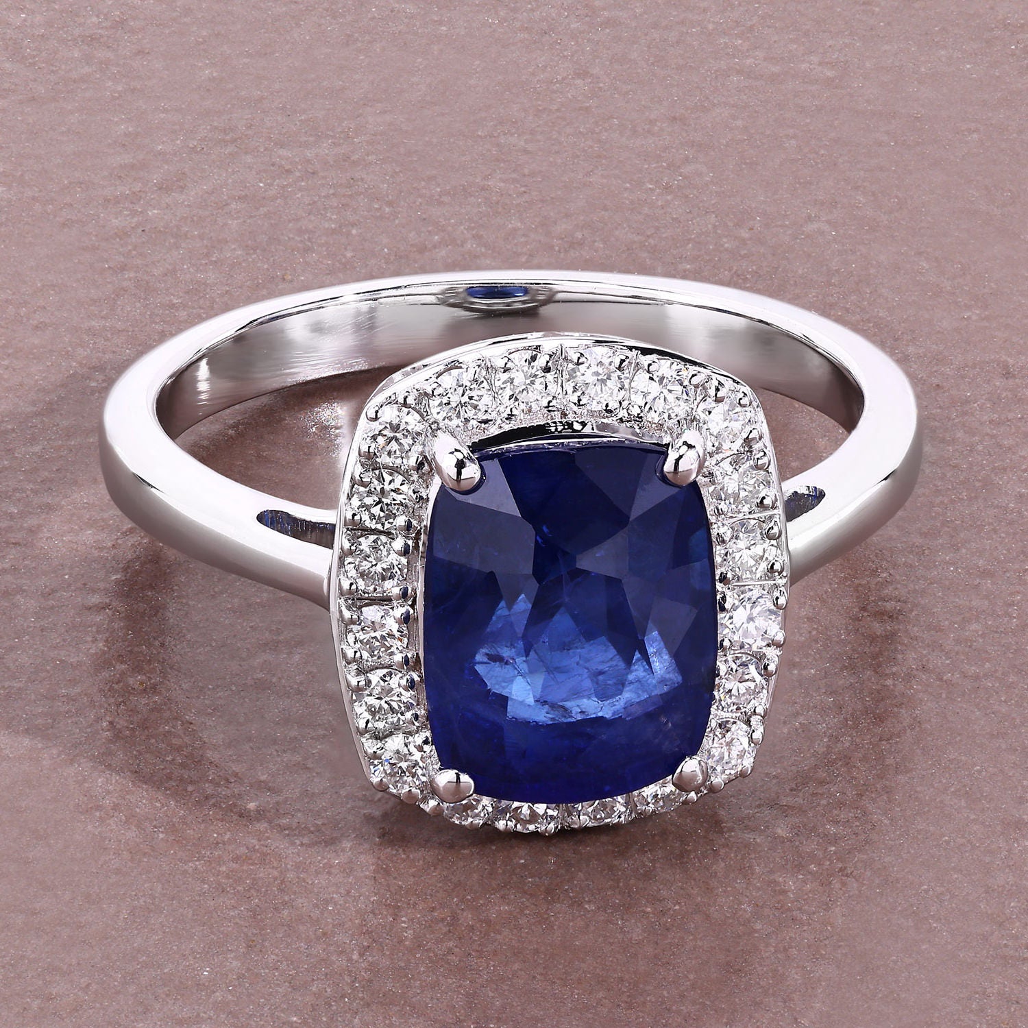 Blue Sapphire Ring With Diamonds 3.4 Carats 18K White Gold