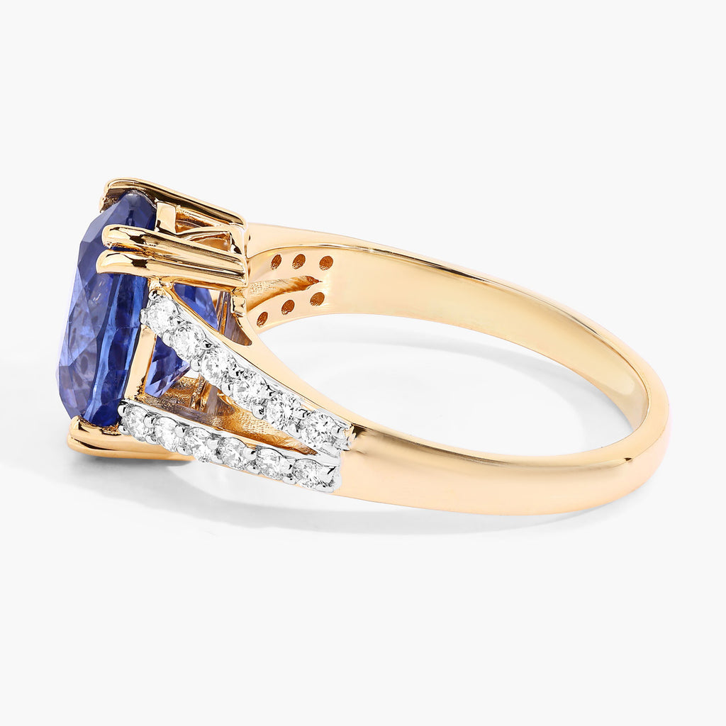 Blue Sapphire Ring With Diamonds 4.24 Carats 18K Yellow Gold