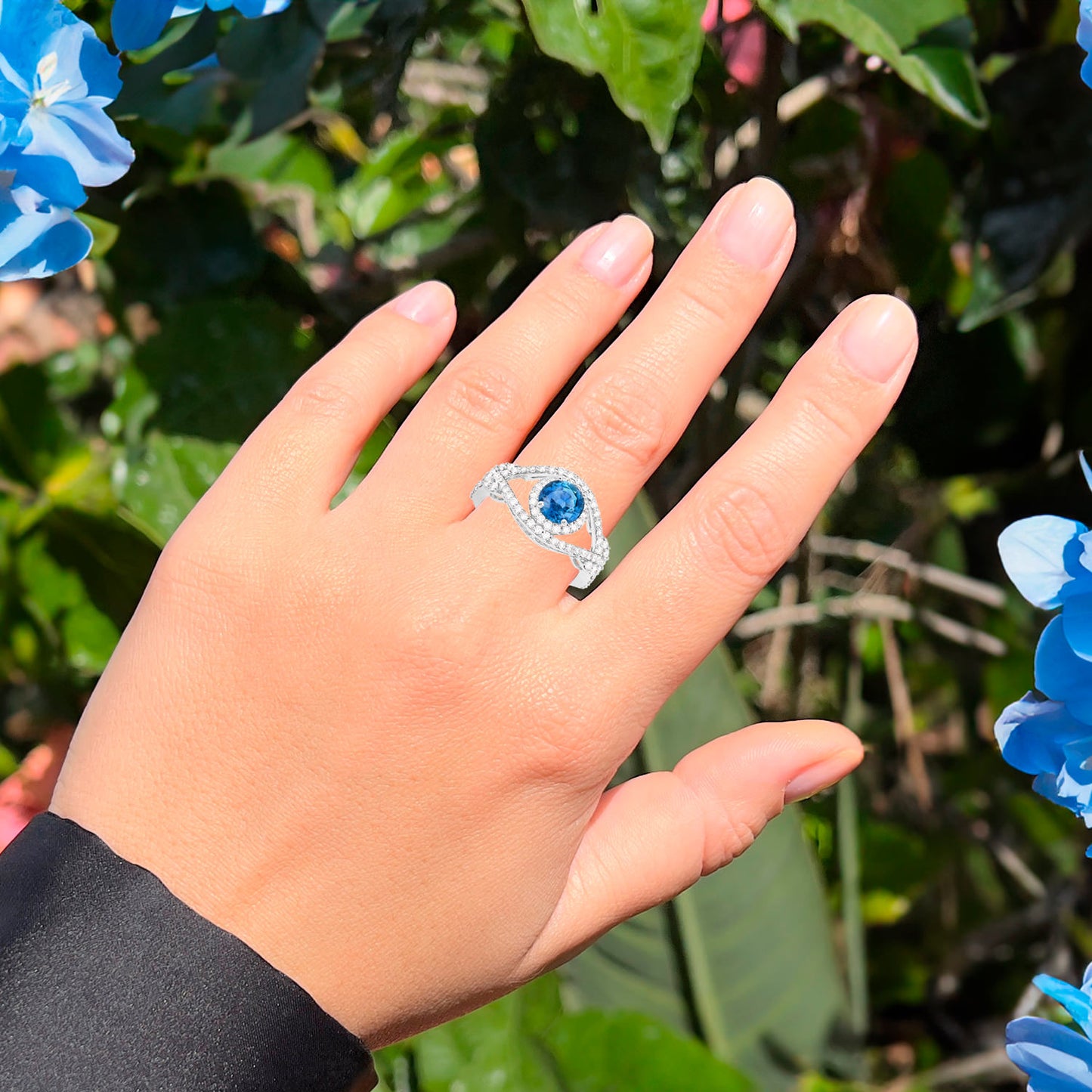 Blue Sapphire Ring With Diamonds 1.75 Carats 14K White Gold