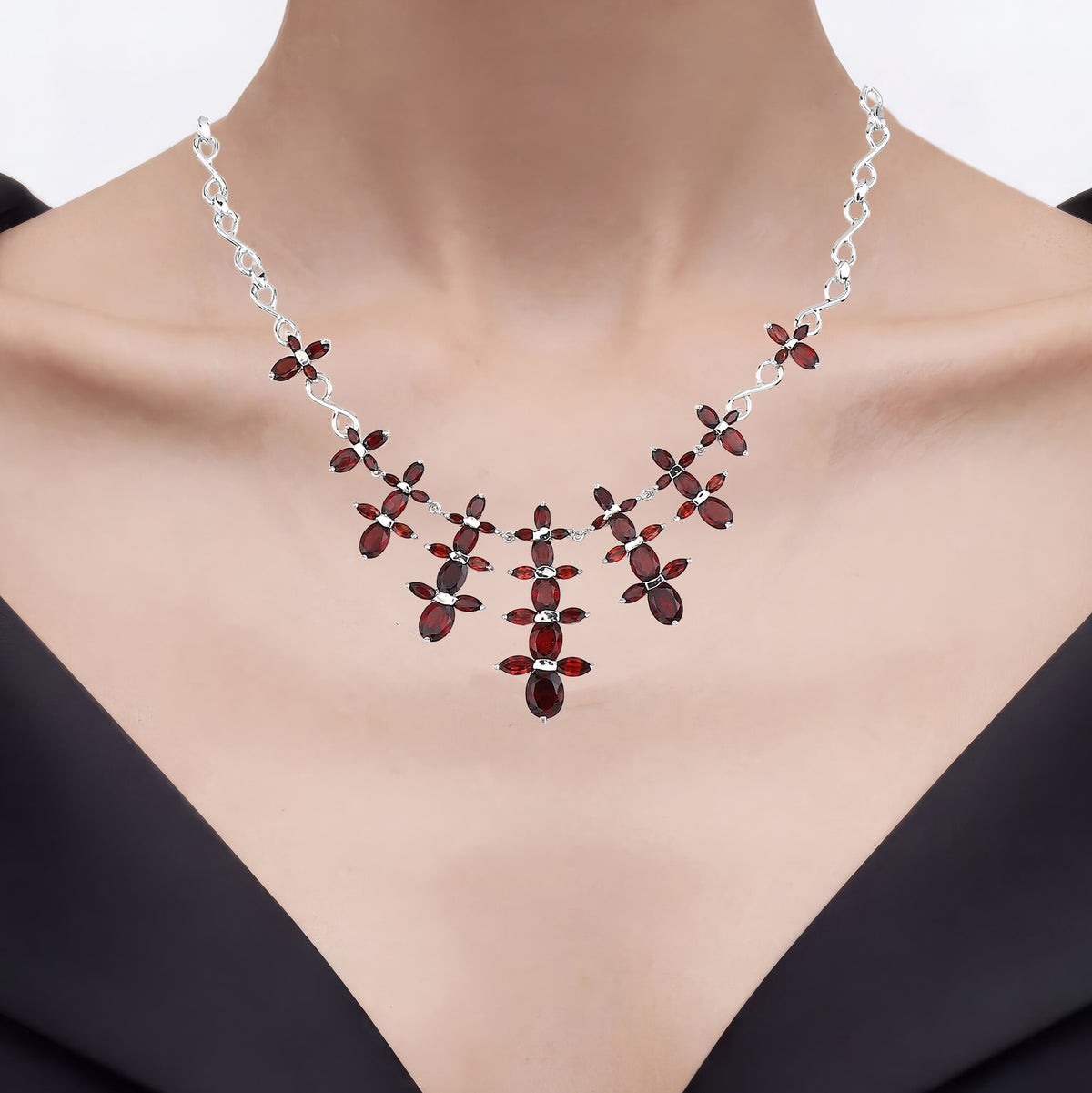 Garnet Flower Necklace 23.9 Carats Sterling Silver