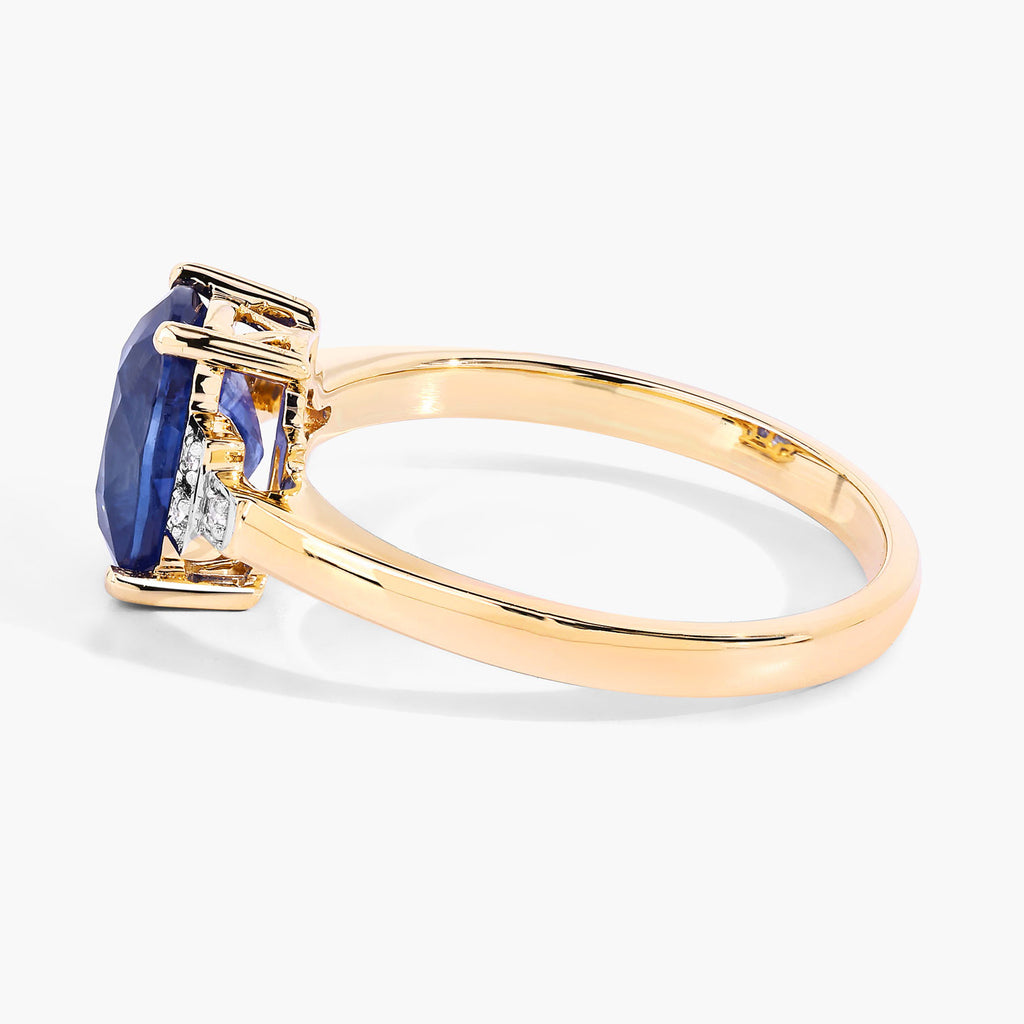 Blue Sapphire Ring With Diamonds 2.14 Carats 18K Yellow Gold