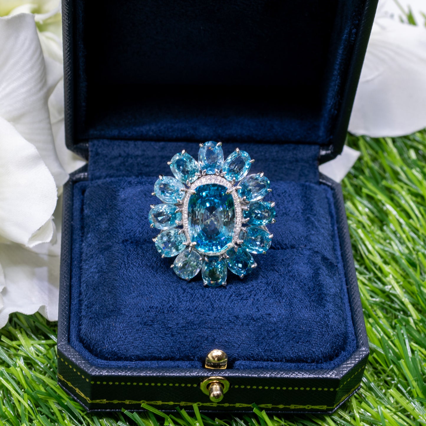 Important Rare Natural Ocean Blue Zircon Ring Diamond Halo 30 Carats 14K Gold