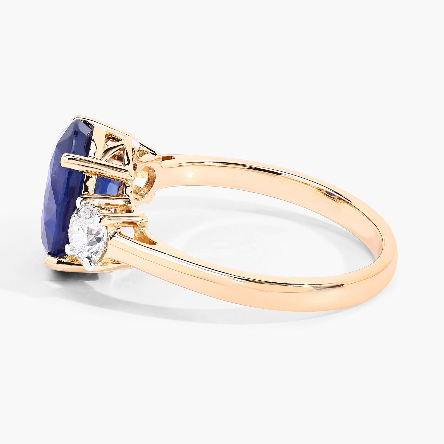 Blue Sapphire Ring With Diamonds 4.1 Carats 18K Yellow Gold