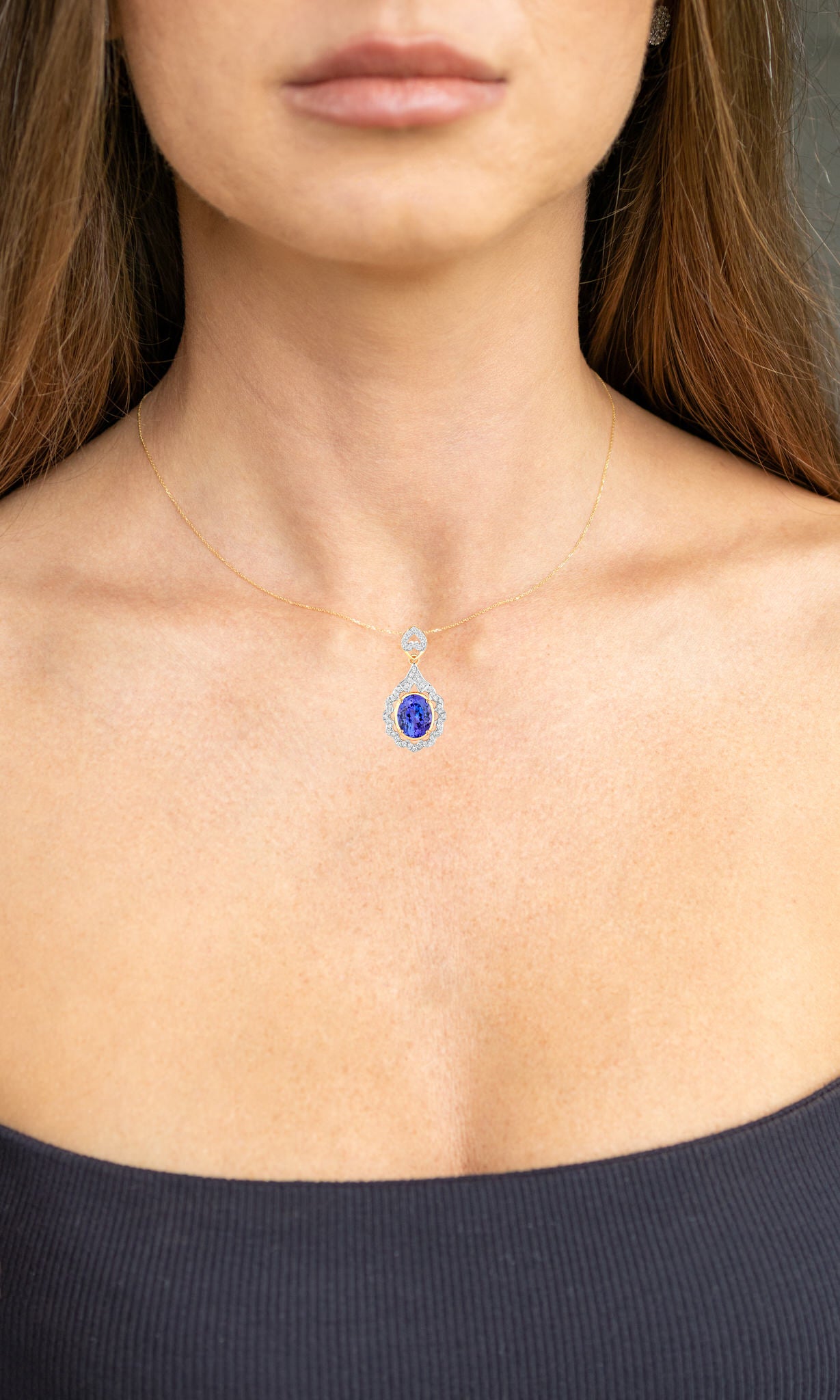 Tanzanite Pendant Necklace Diamonds 4.38 Carats 14K Yellow Gold