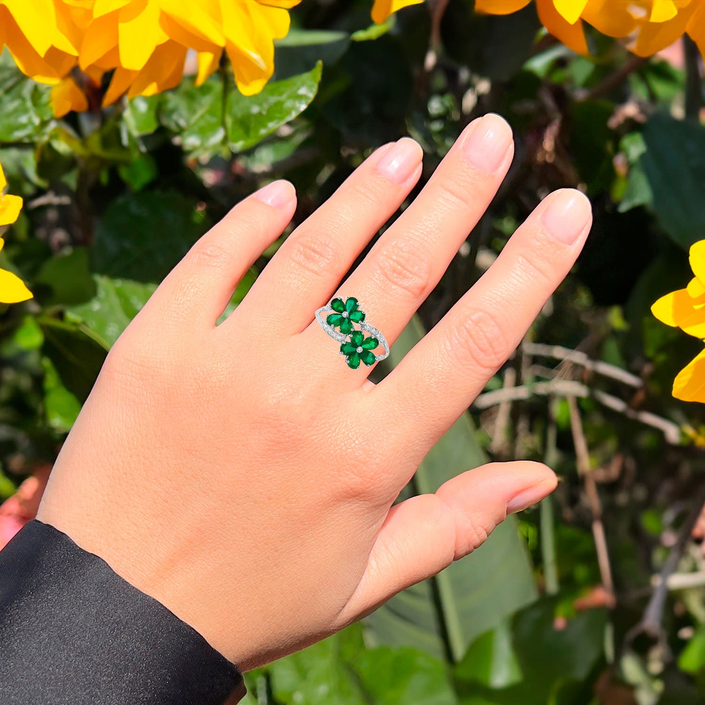 Emerald Flower Ring Diamond Setting 1.42 Carats 18K White Gold