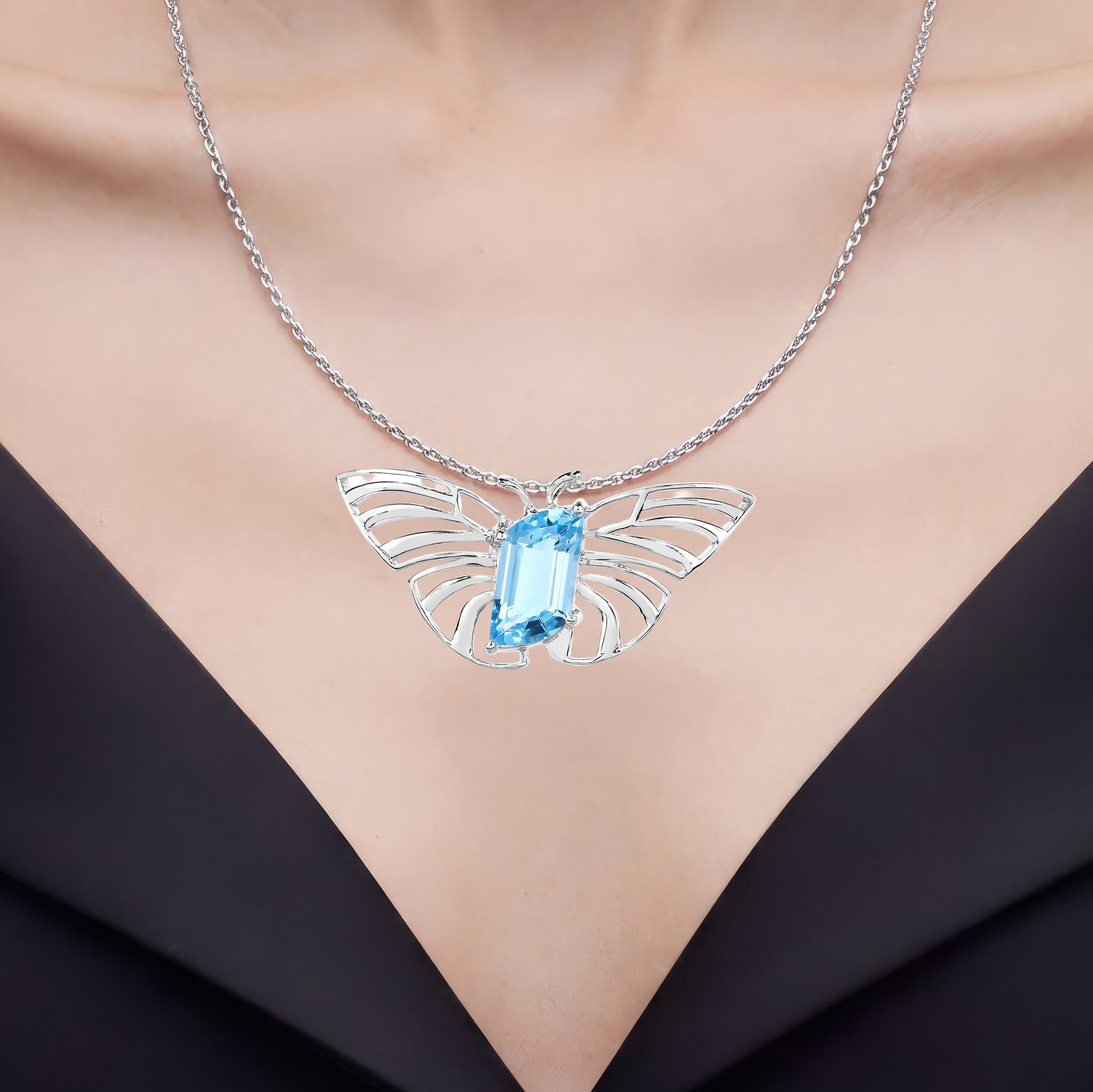 Swiss Blue Topaz Pendant 10.6 Carats Sterling Silver