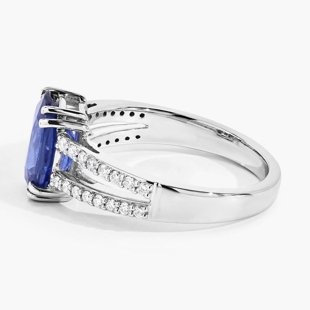 Blue Sapphire Ring With Diamonds 2.86 Carats 18K White Gold