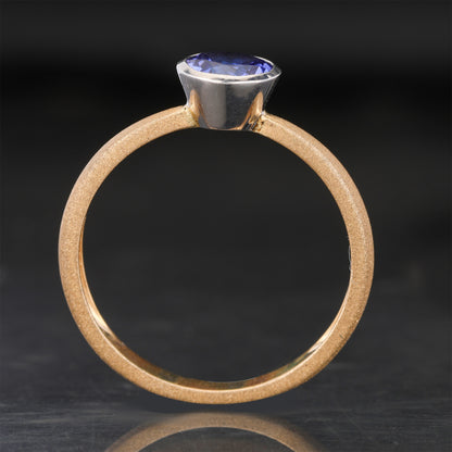 Natural Tanzanite Ring 0.95 Carats 9K Yellow Gold (Two-Tone)