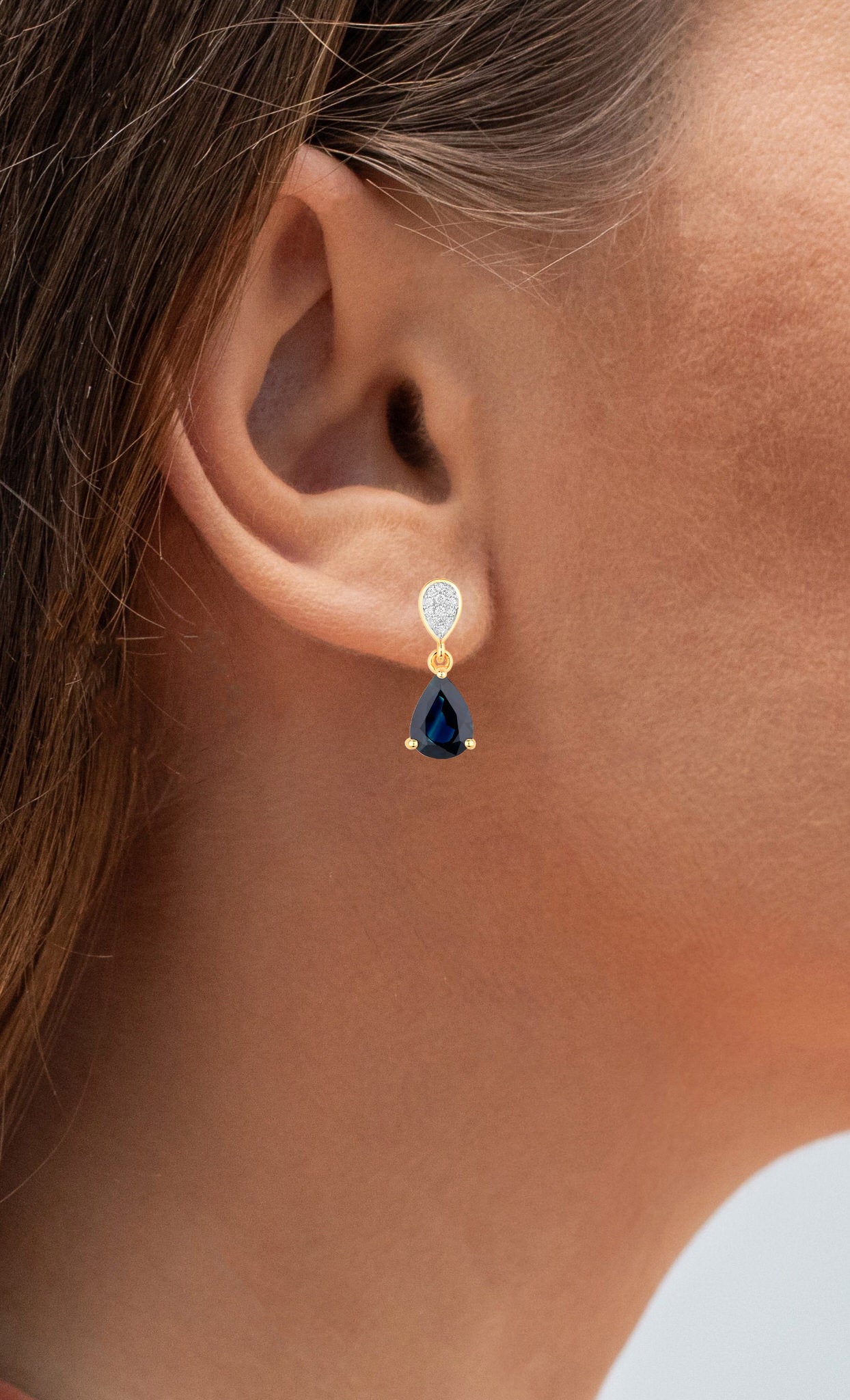 Blue Sapphire Teardrop Earrings Diamonds 2.7 Carats 14K Yellow Gold