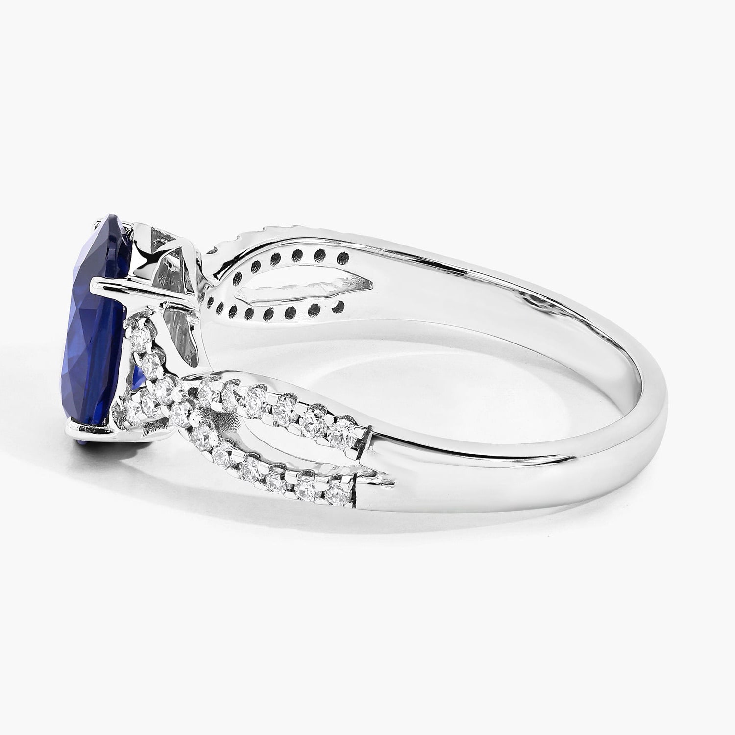 Blue Sapphire Ring With Diamonds 2.16 Carats 18K White Gold