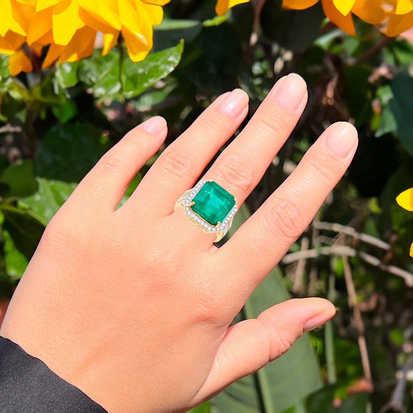 IGI Certified Zambian Emerald Ring With Diamonds 13.06 Carats 14K Yellow Gold