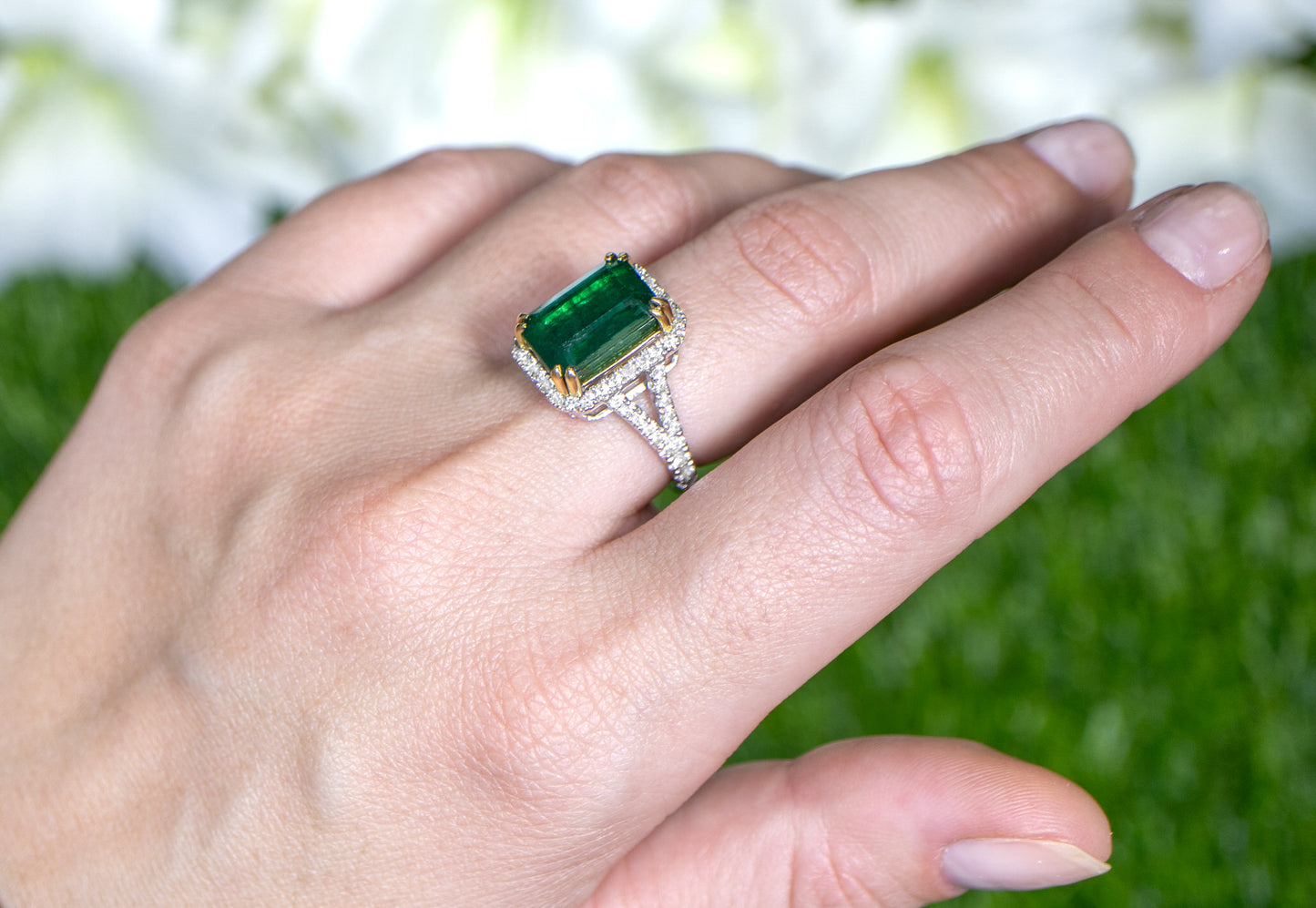 Emerald Ring With Diamond Setting 7.18 Carats 18K Gold