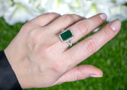 Emerald Ring With Diamond Setting 7.18 Carats 18K Gold