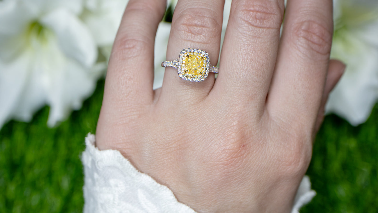 GIA Certified Natural Light Yellow Diamond Engagement Ring 1.72 Carats 18K Gold