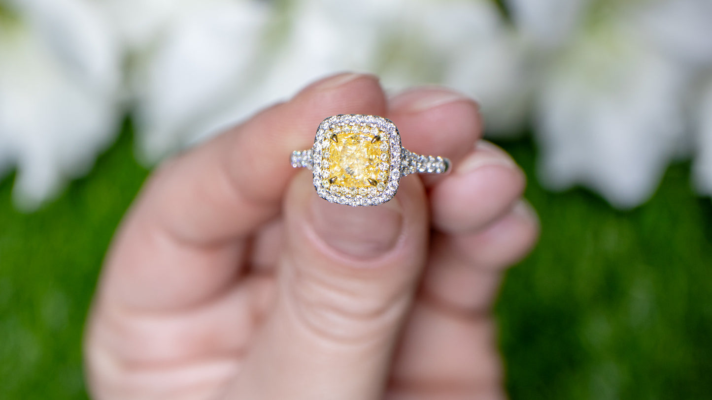 GIA Certified Natural Light Yellow Diamond Engagement Ring 1.72 Carats 18K Gold