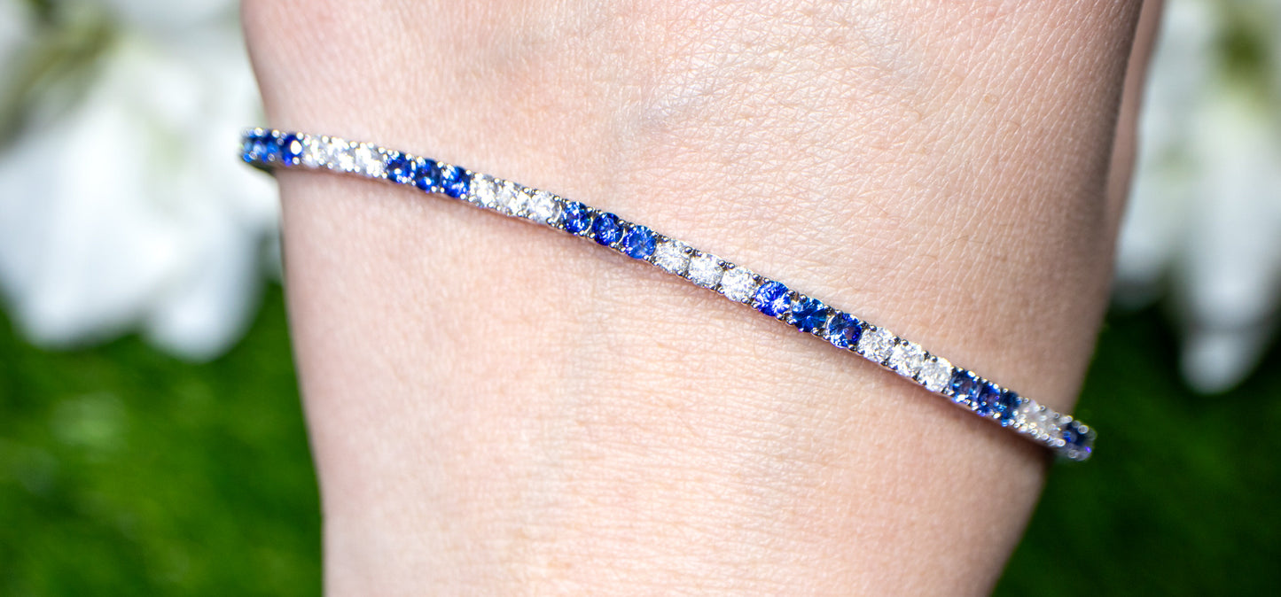 Blue Sapphires and Diamonds Tennis Bracelet Round Cut 5.3 Carats 18K Gold