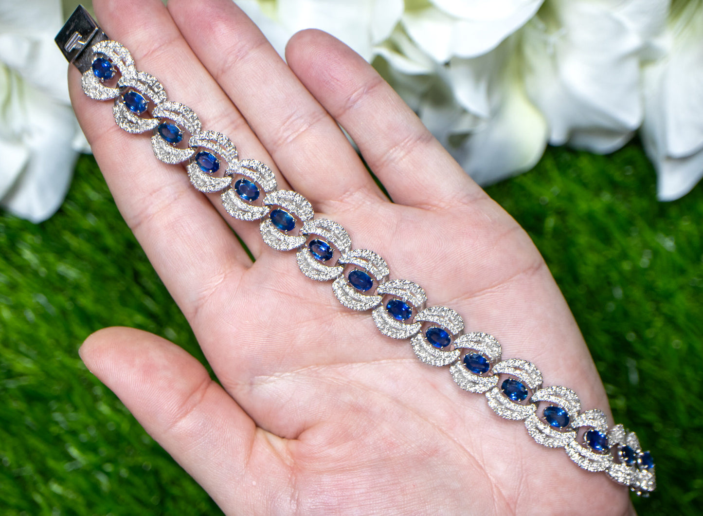 Important Blue Sapphire Link Bracelet Diamonds 10.8 Carats 18K Gold