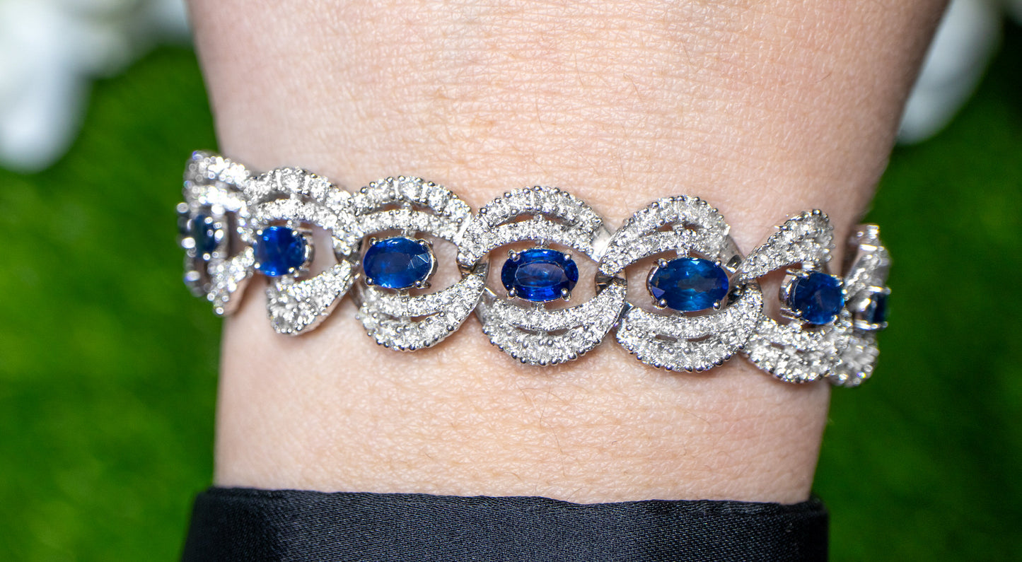 Important Blue Sapphire Link Bracelet Diamonds 10.8 Carats 18K Gold