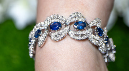 Important Blue Sapphire Link Bracelet Diamonds 10.8 Carats 18K Gold