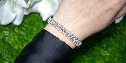 Important Marquise and Pear Cut Diamond Bracelet 6.65 Carats 18K White Gold