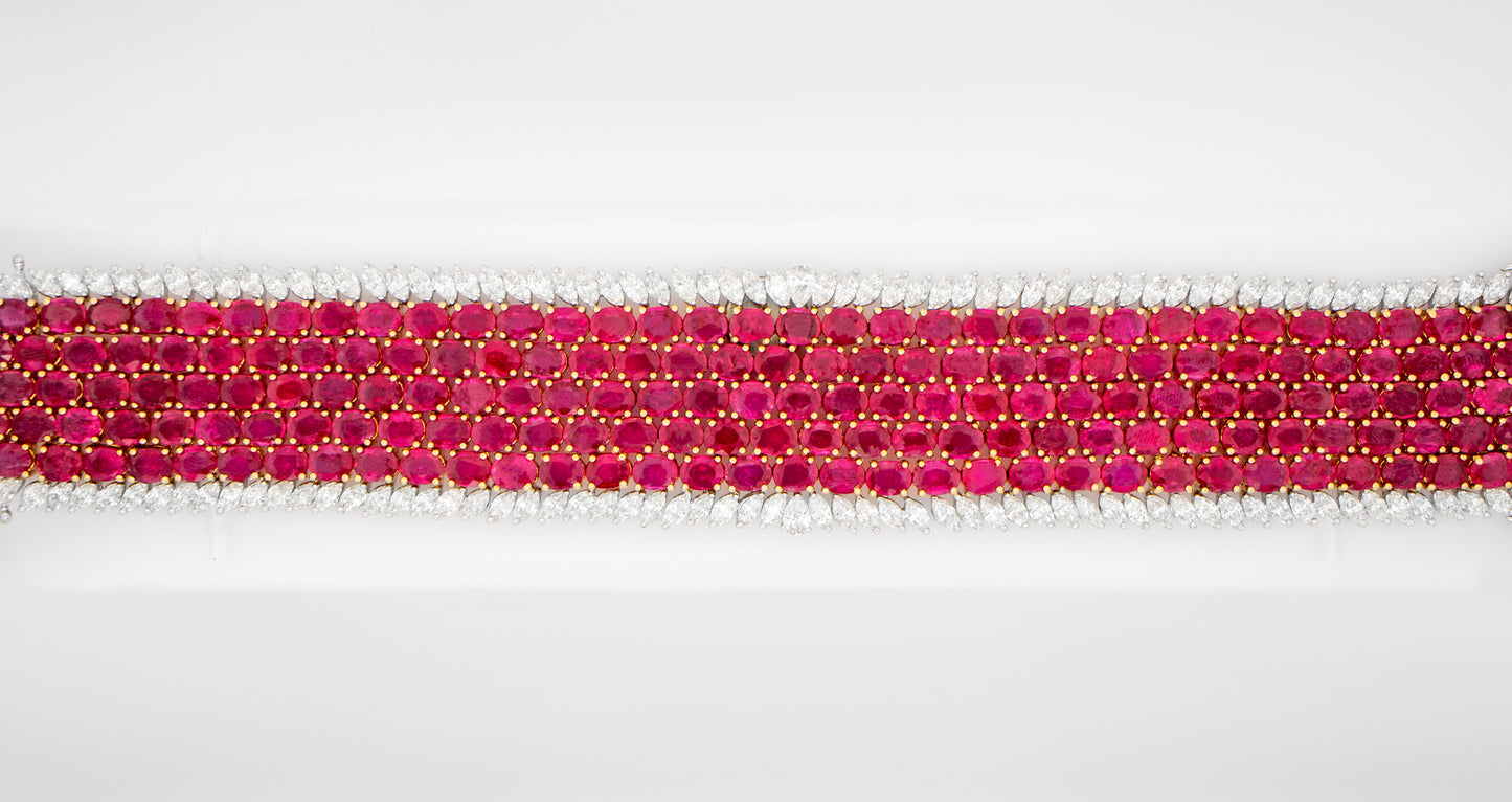 Important Ruby Bracelet With Diamonds 86.2 Carats 18K Gold