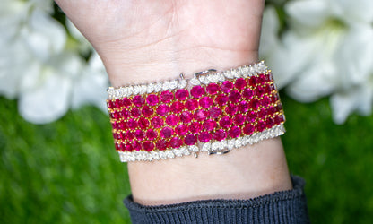 Important Ruby Bracelet With Diamonds 86.2 Carats 18K Gold