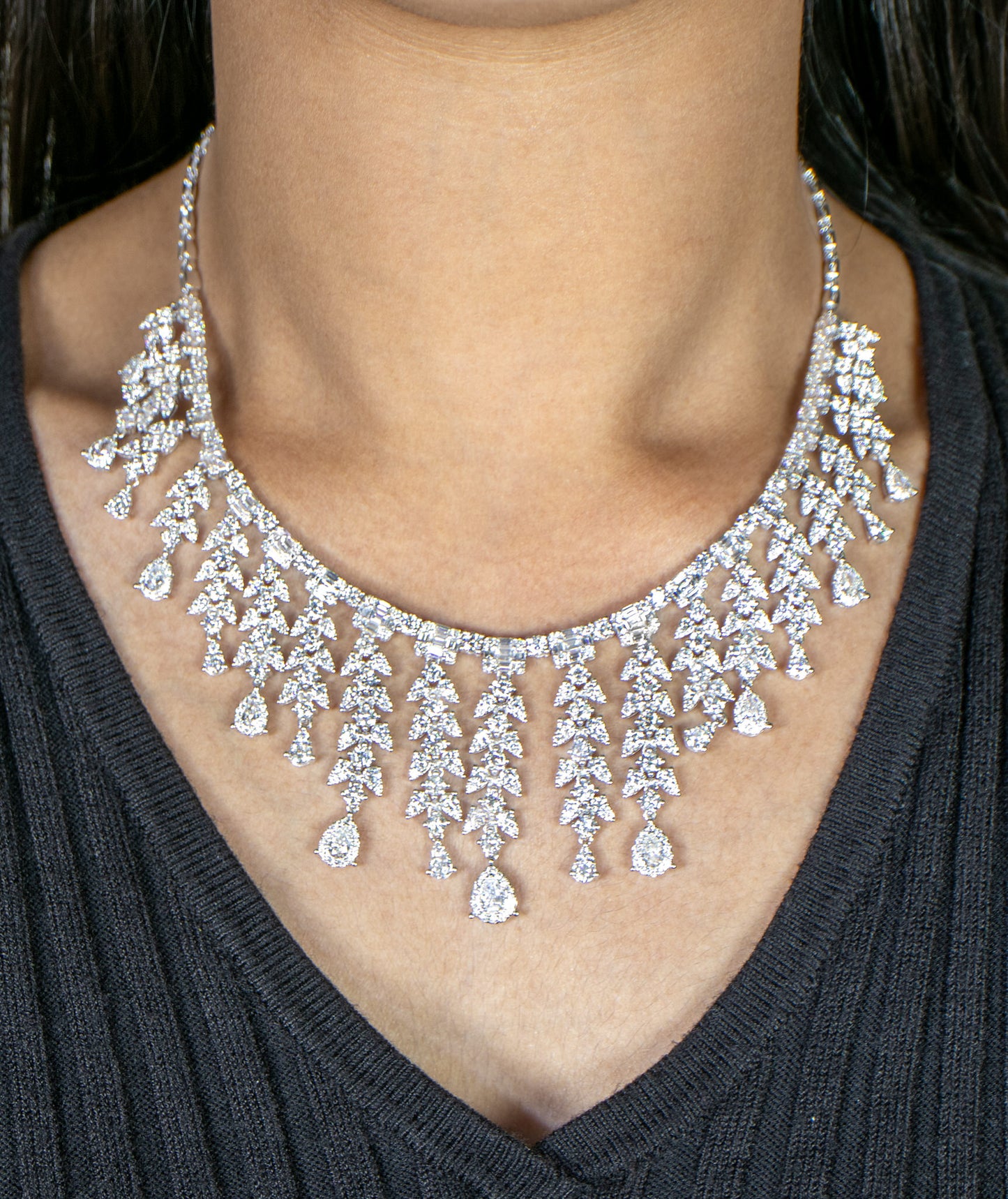 Important Diamond Drop Necklace 28 Carats 18K White Gold