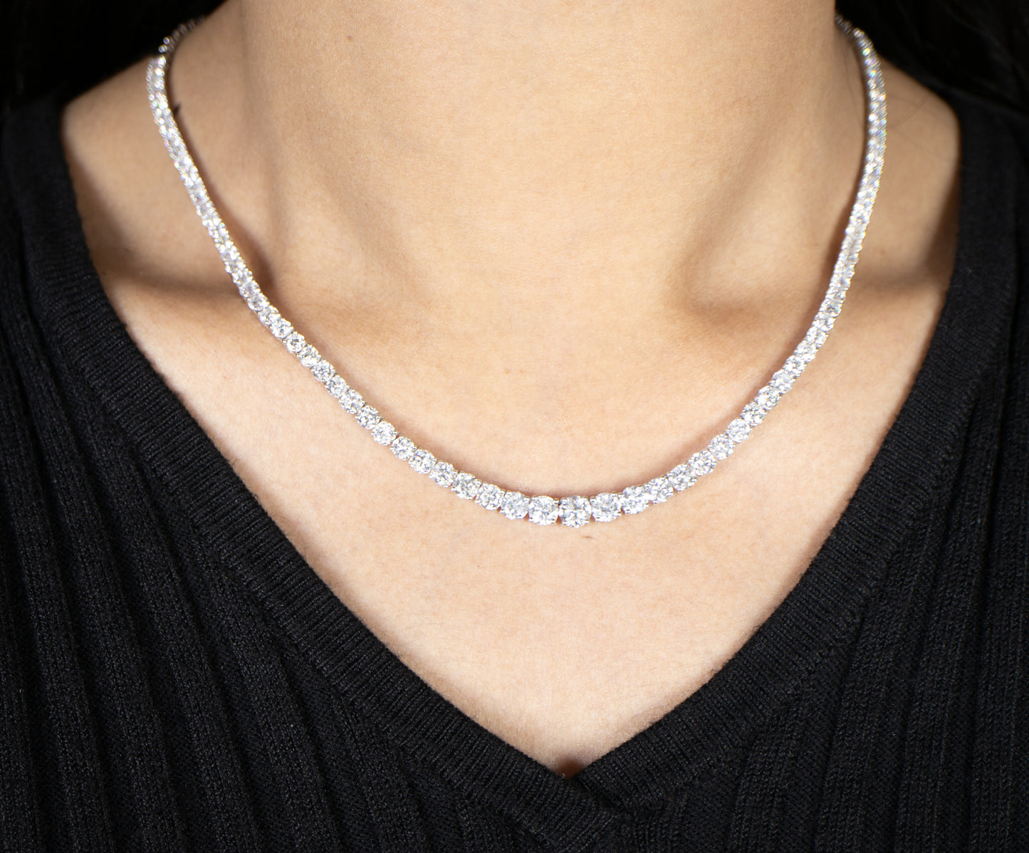 Diamond Tennis Riviere Necklace 12.3 Carats 18K Gold