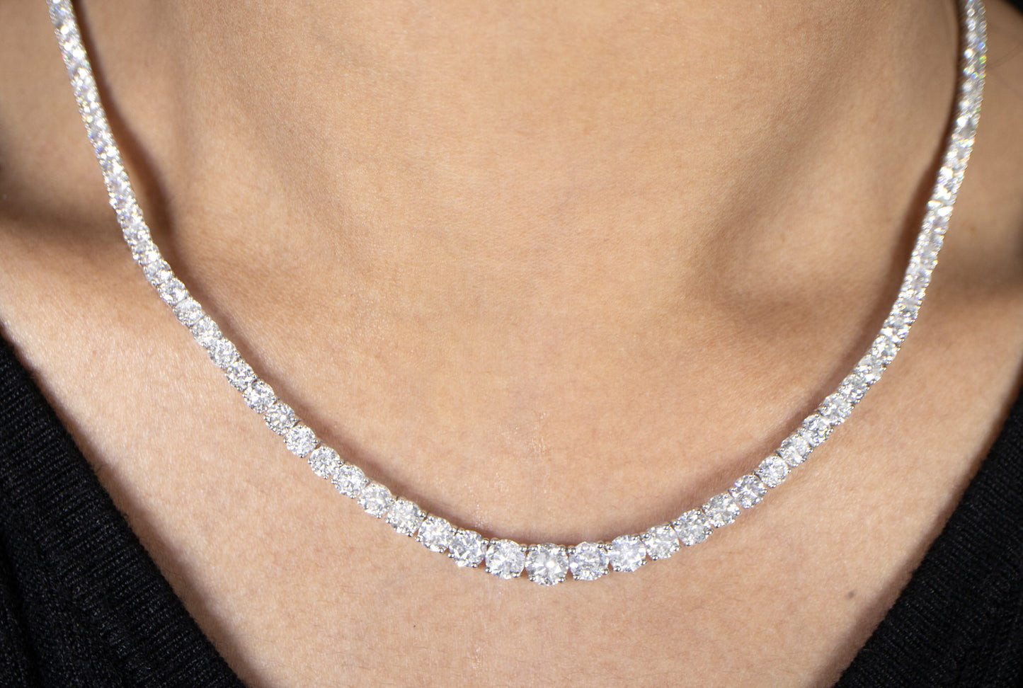 Diamond Tennis Riviere Necklace 12.3 Carats 18K Gold