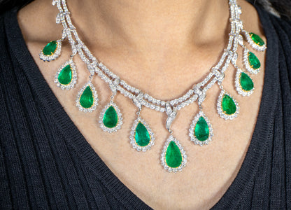 Important Necklace Emeralds and Diamonds 69 Carats 18K Gold